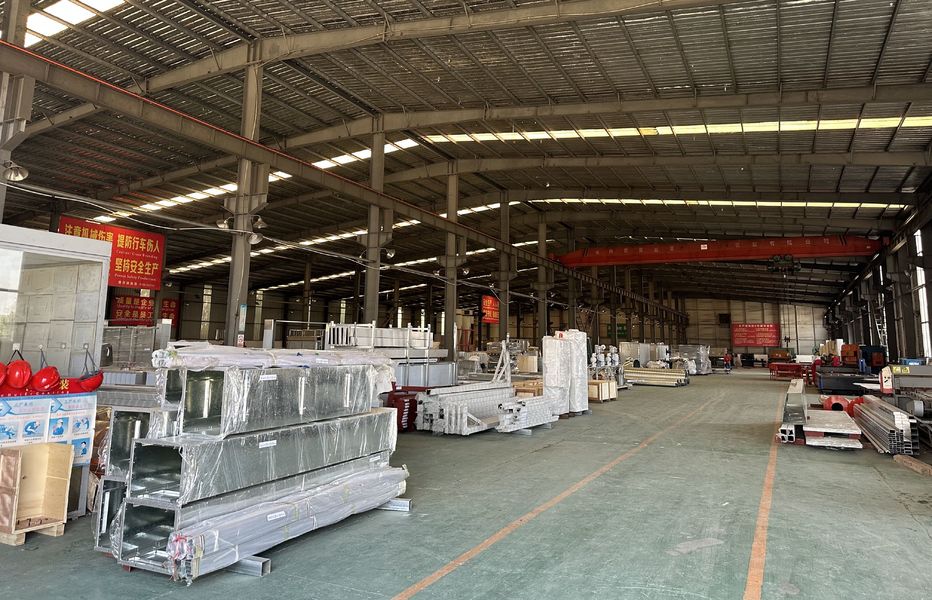 Zhejiang Huier Coating Environmental Protection Equipment Co., Ltd ligne de production du fabricant